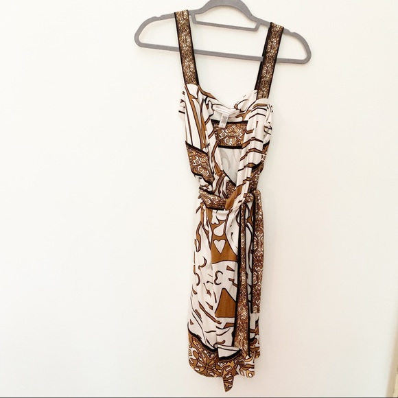 DIANE VON FURSTENBERG Mini Wrap Dress in 100% Silk - Size 4 - Picture 4 of 4